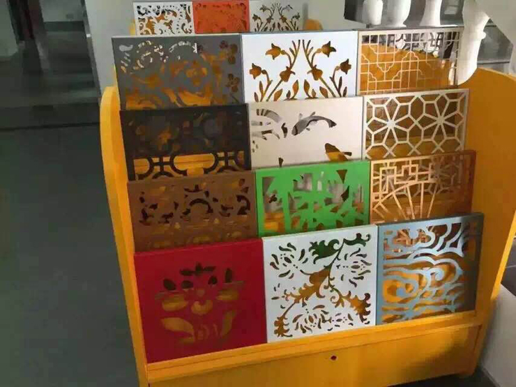 雕（diāo）刻鏤空鋁單板